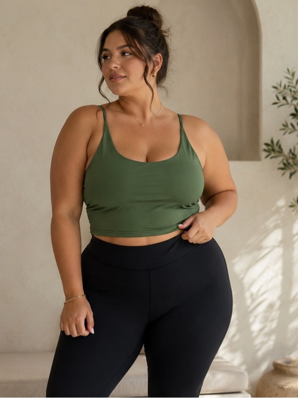 Reoria Women's Athletic Cropped Tank Top XXL Olive Green
Adjustable Straps